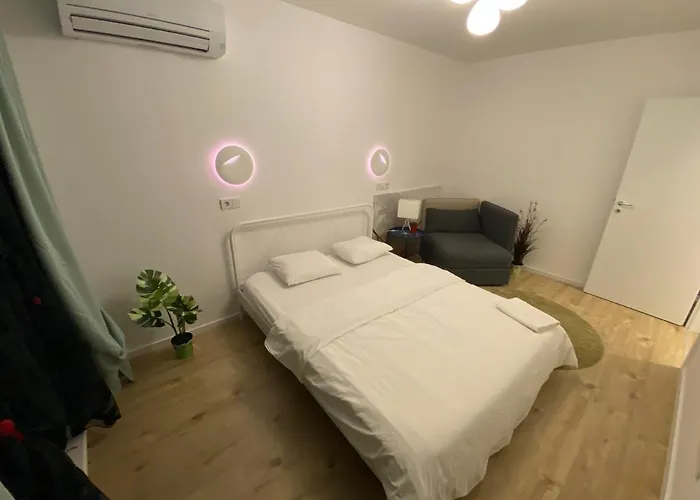 109-7 With Roof View *