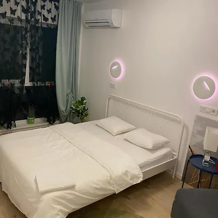 109-7 With Roof View